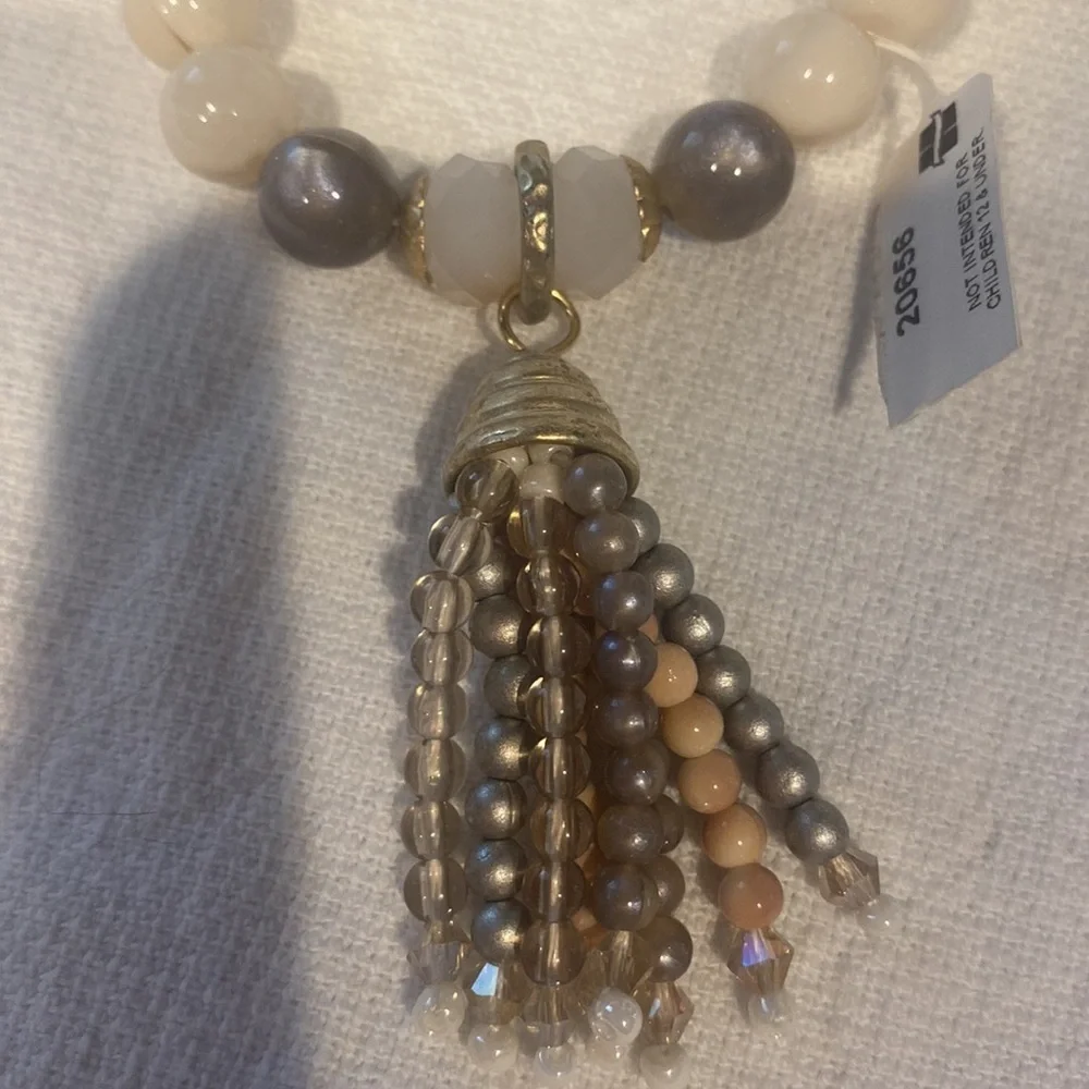 NWT beaded stretch bracelet